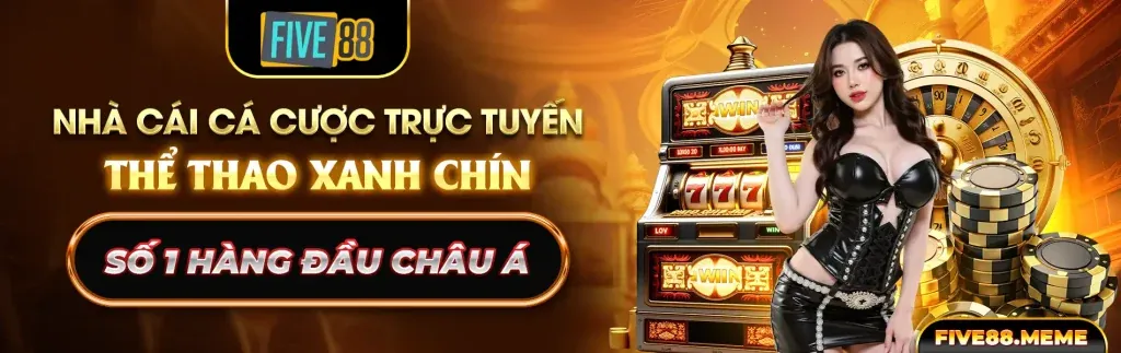 Quả bóng đá trên sân cỏ xanh mướt với khán đài đông người, tượng trưng cho cá cược bóng đá tại bj88vn.